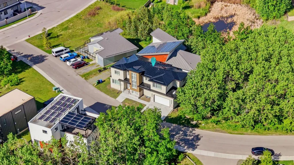 105 Rockhaven Green NW Calgary AB T3G 0C5