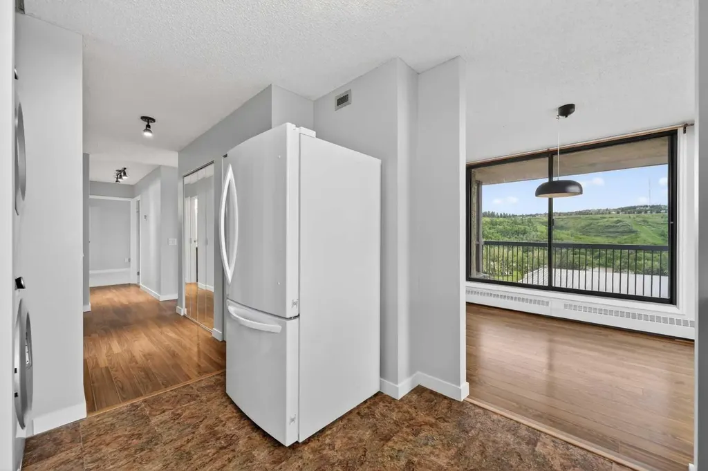 145 Point Drive NW Calgary AB T3B4W1
