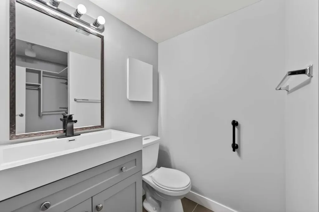 145 Point Drive NW Calgary AB T3B4W1
