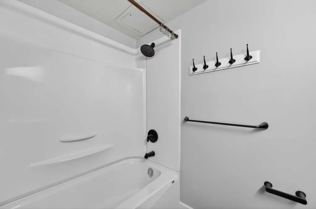 145 Point Drive NW Calgary AB T3B4W1