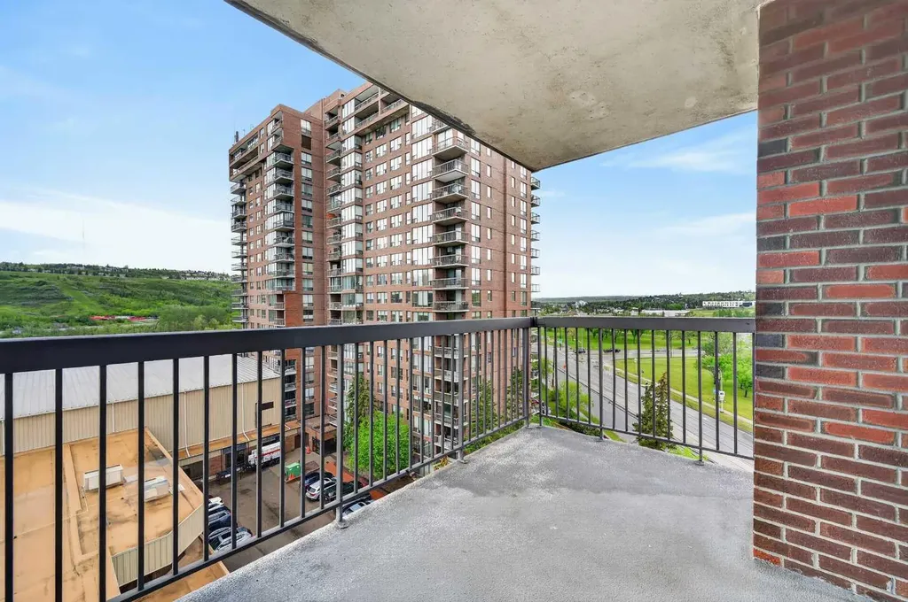 145 Point Drive NW Calgary AB T3B4W1