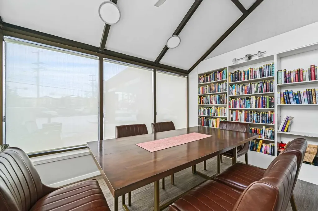 145 Point Drive NW Calgary AB T3B4W1