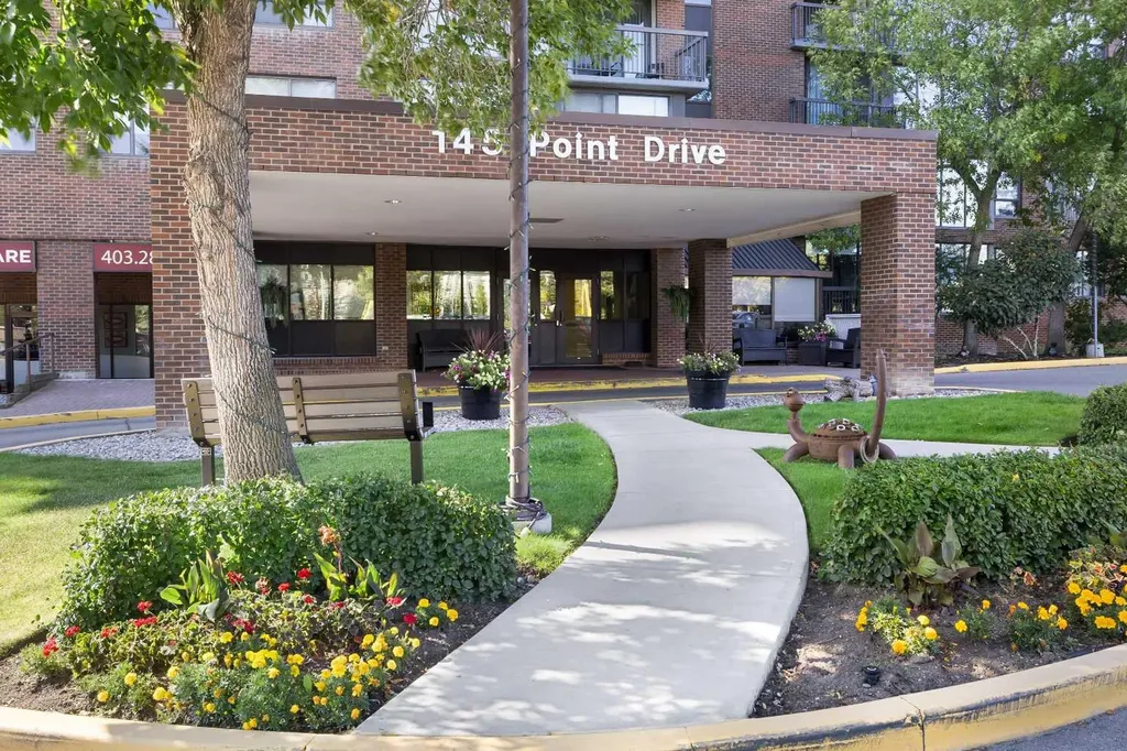 145 Point Drive NW Calgary AB T3B4W1