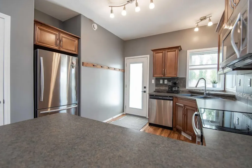 6 Castella Crescent Red Deer AB T4P 0L4