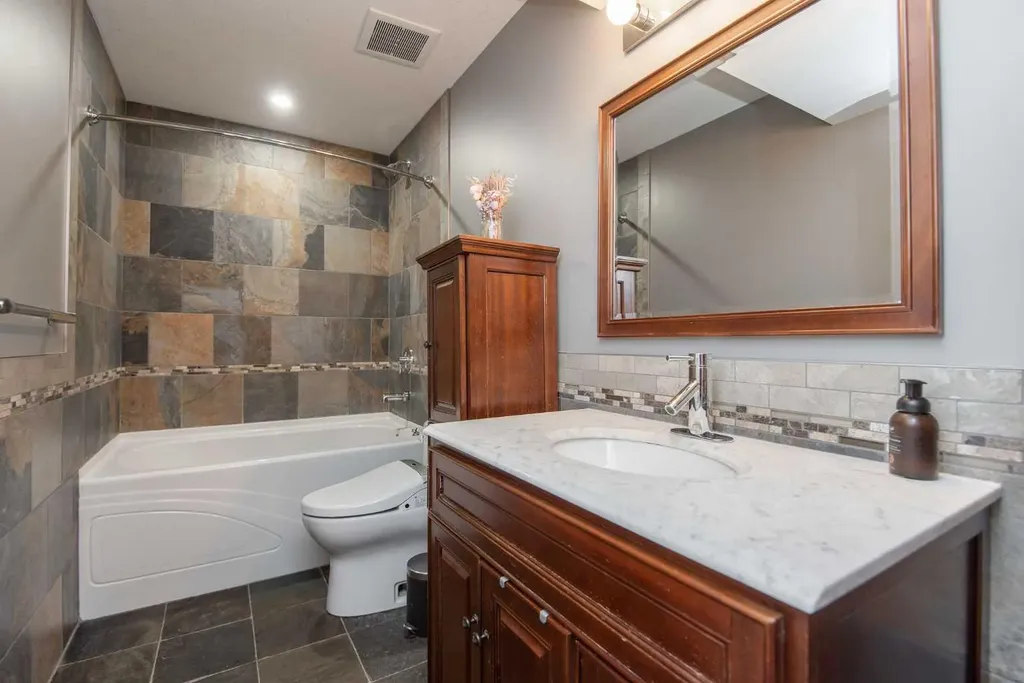 6 Castella Crescent Red Deer AB T4P 0L4