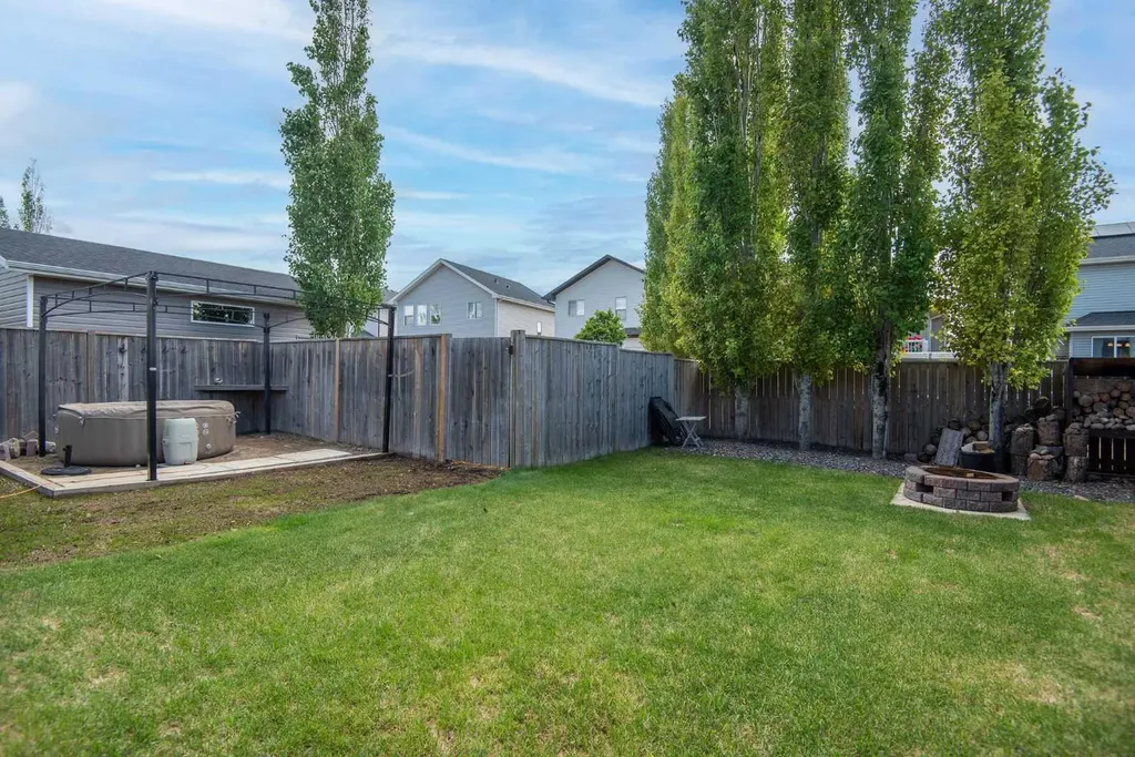 6 Castella Crescent Red Deer AB T4P 0L4