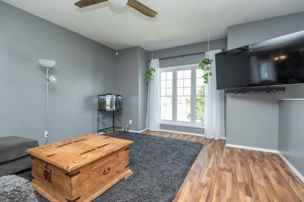 6 Castella Crescent Red Deer AB T4P 0L4