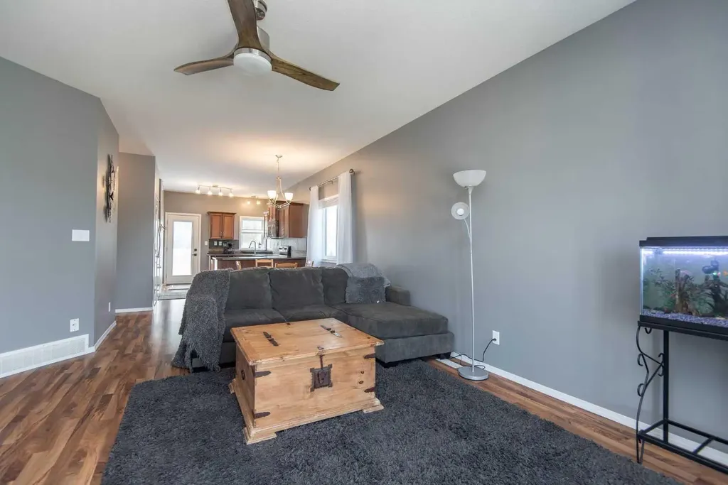 6 Castella Crescent Red Deer AB T4P 0L4