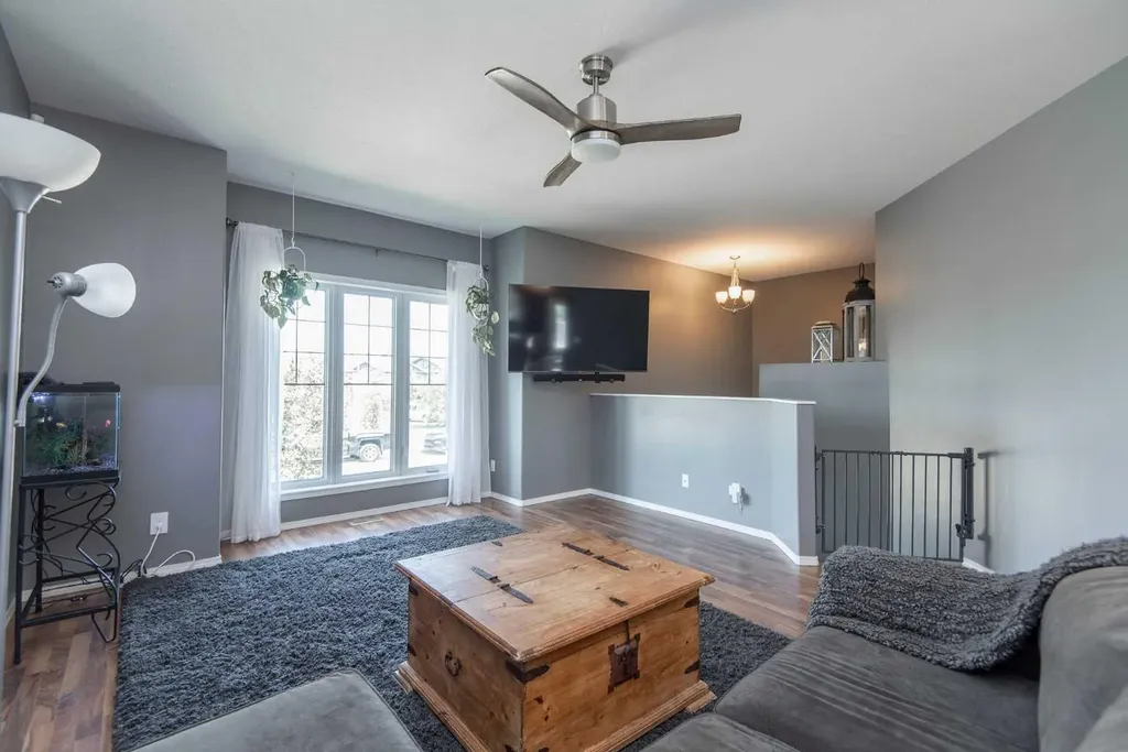 6 Castella Crescent Red Deer AB T4P 0L4