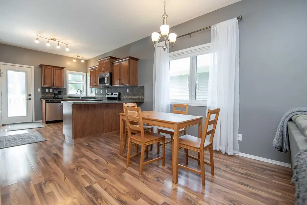 6 Castella Crescent Red Deer AB T4P 0L4