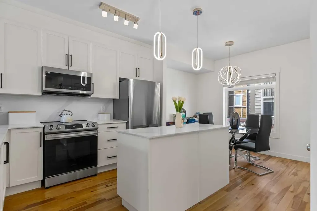 11 Skyview Point Heath NE Calgary AB T3N 0L7
