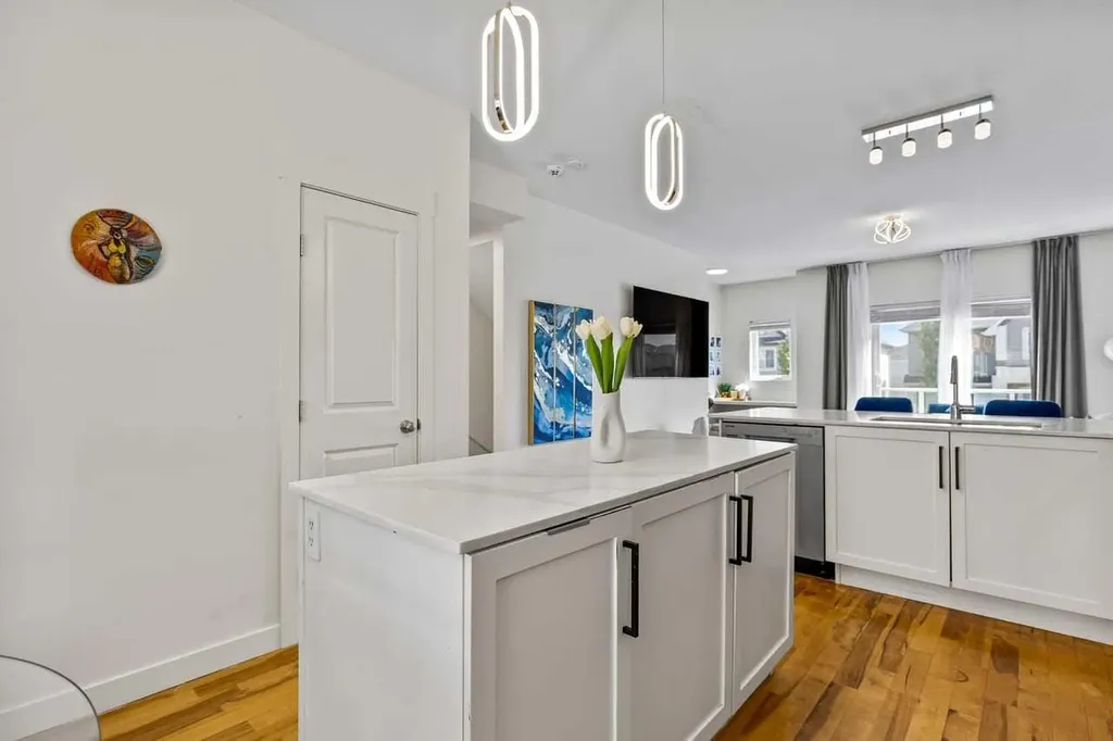 11 Skyview Point Heath NE Calgary AB T3N 0L7