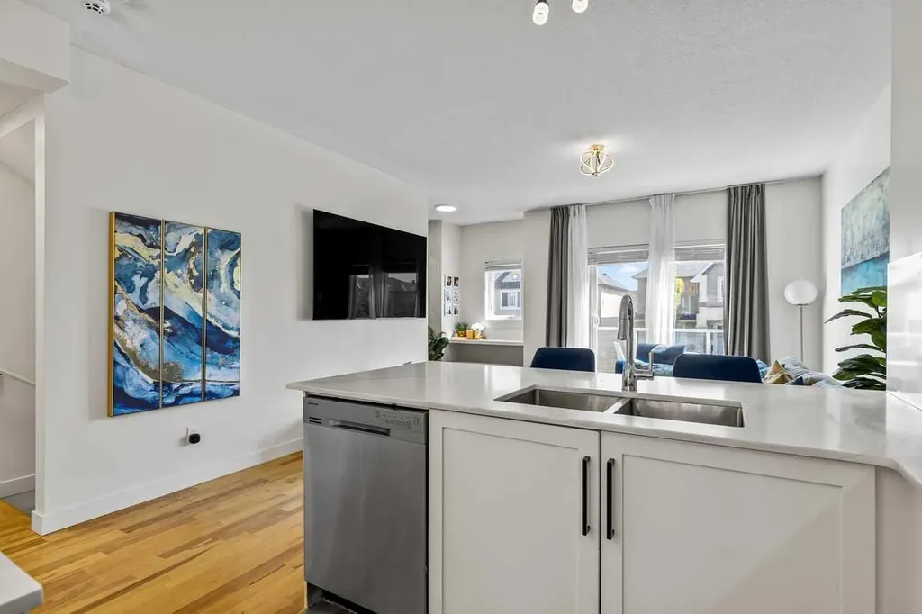 11 Skyview Point Heath NE Calgary AB T3N 0L7