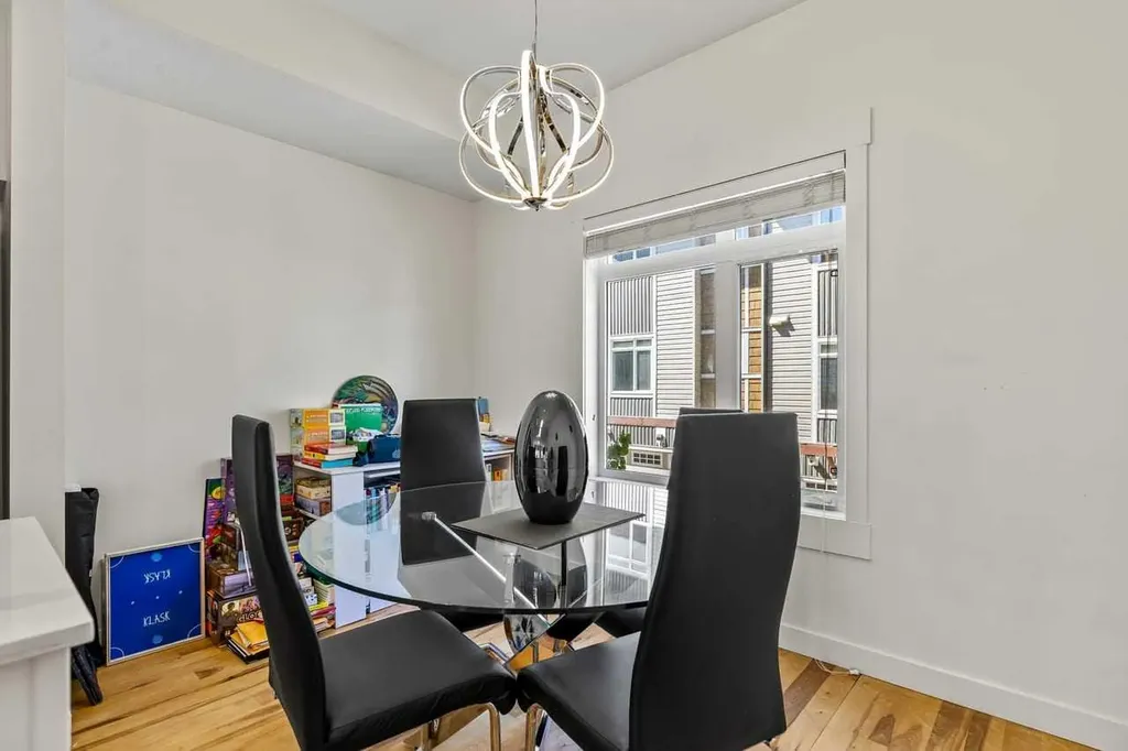 11 Skyview Point Heath NE Calgary AB T3N 0L7
