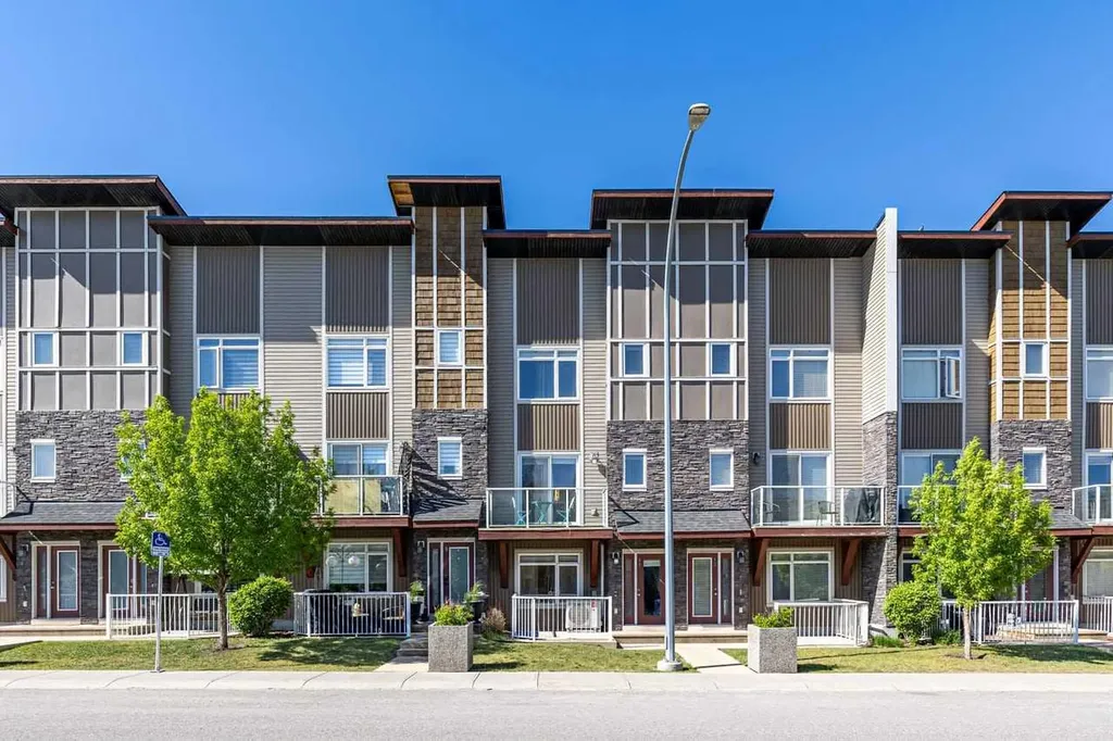 11 Skyview Point Heath NE Calgary AB T3N 0L7