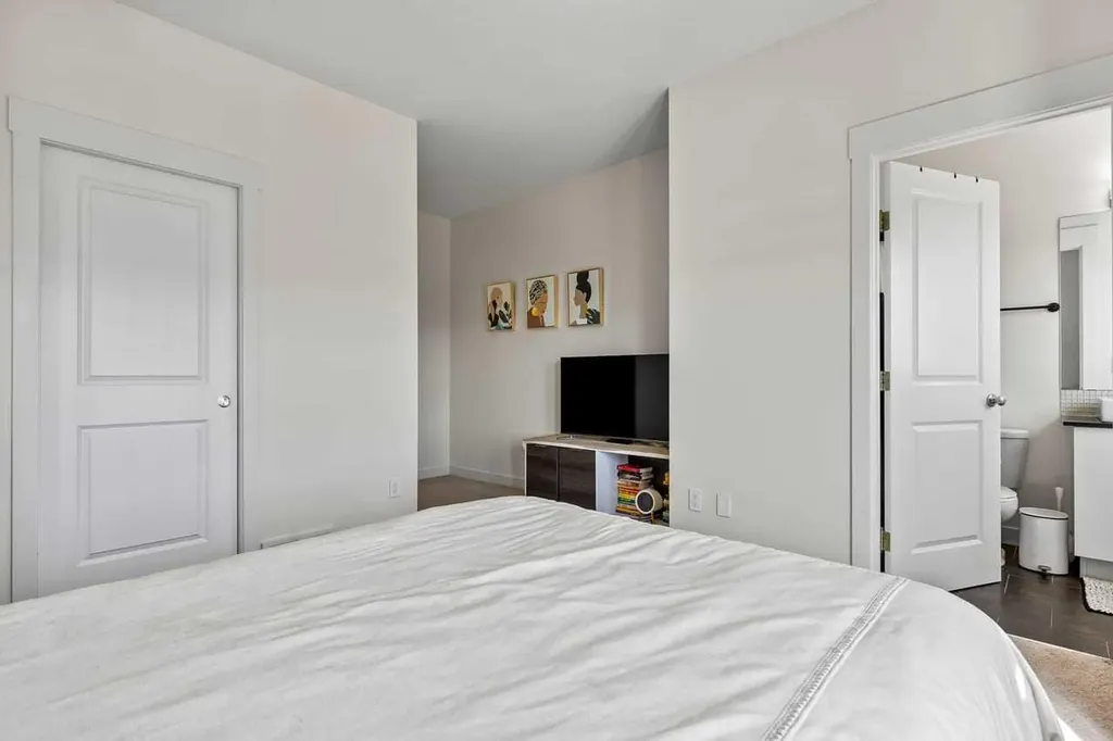 11 Skyview Point Heath NE Calgary AB T3N 0L7