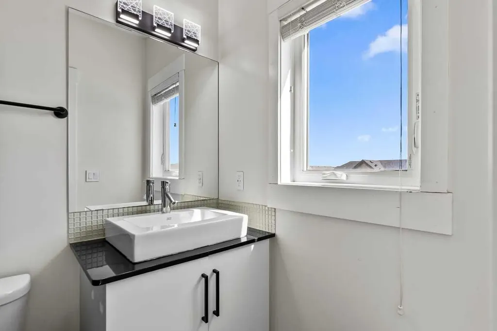 11 Skyview Point Heath NE Calgary AB T3N 0L7