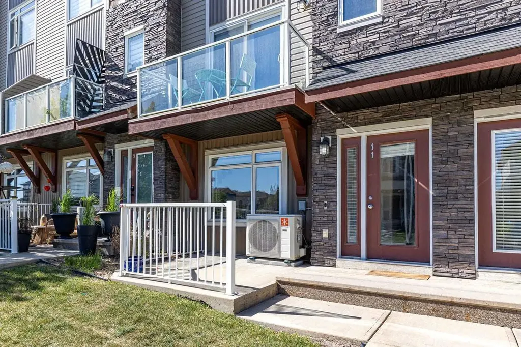 11 Skyview Point Heath NE Calgary AB T3N 0L7