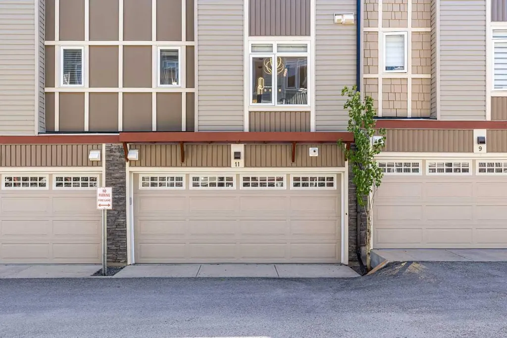 11 Skyview Point Heath NE Calgary AB T3N 0L7