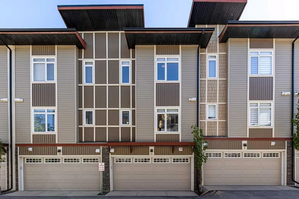 11 Skyview Point Heath NE Calgary AB T3N 0L7
