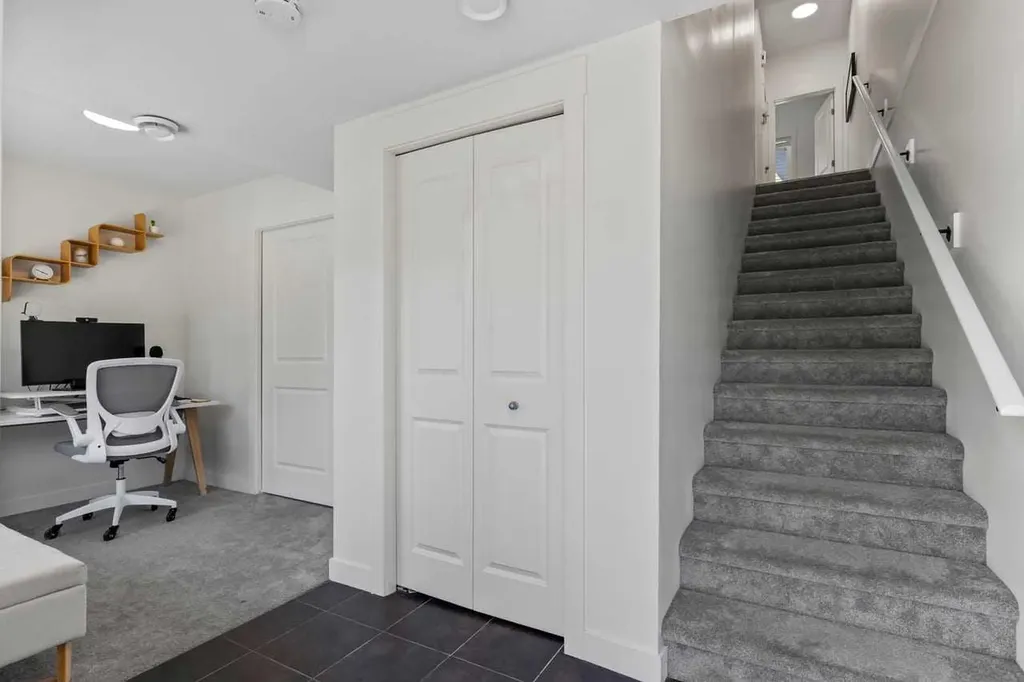 11 Skyview Point Heath NE Calgary AB T3N 0L7