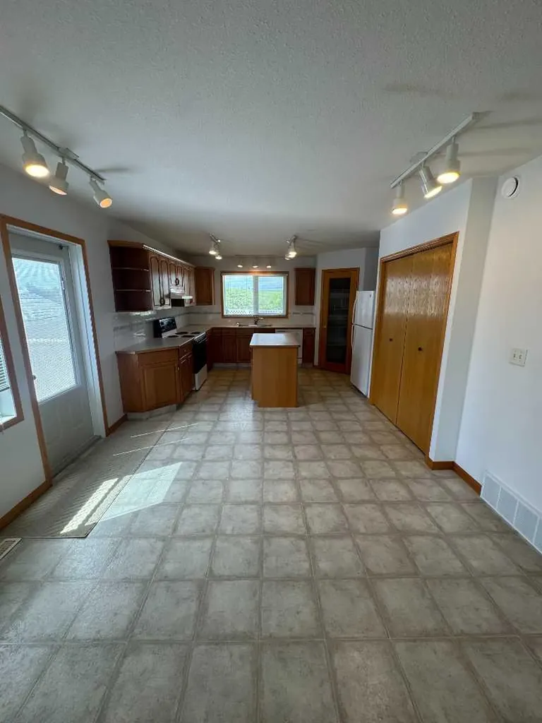 22 Julia Place Didsbury AB T0M 0W0