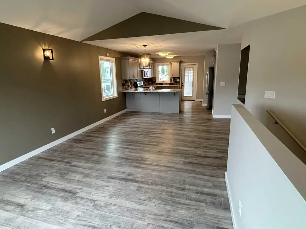 727 Cypress Lane Springbrook AB T4S 0N9