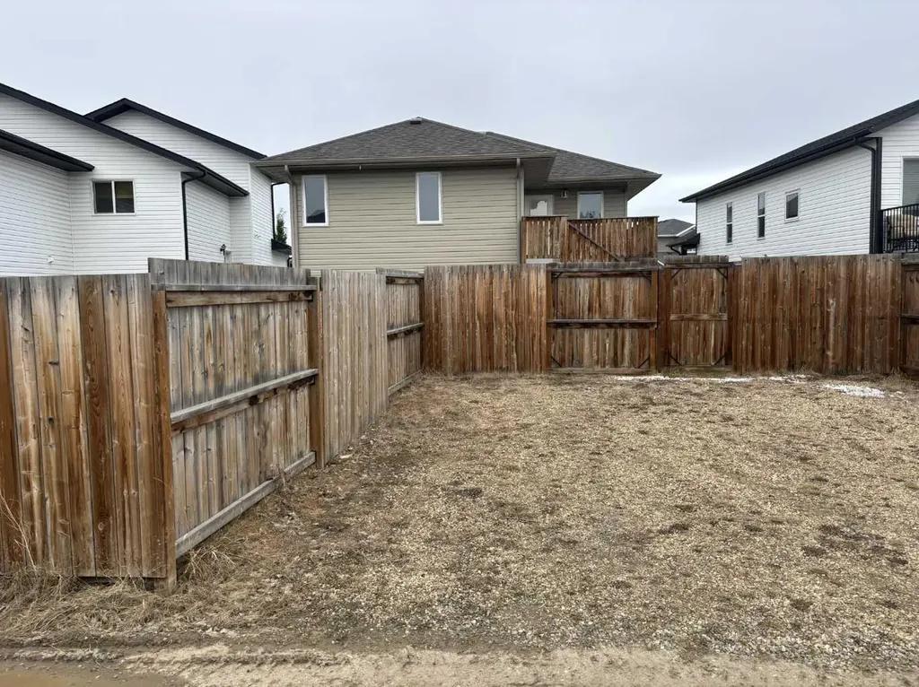 727 Cypress Lane Springbrook AB T4S 0N9