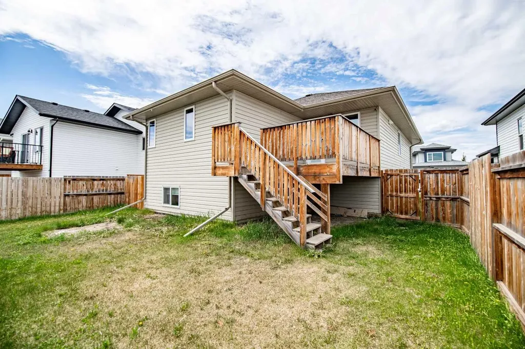 727 Cypress Lane Springbrook AB T4S 0N9