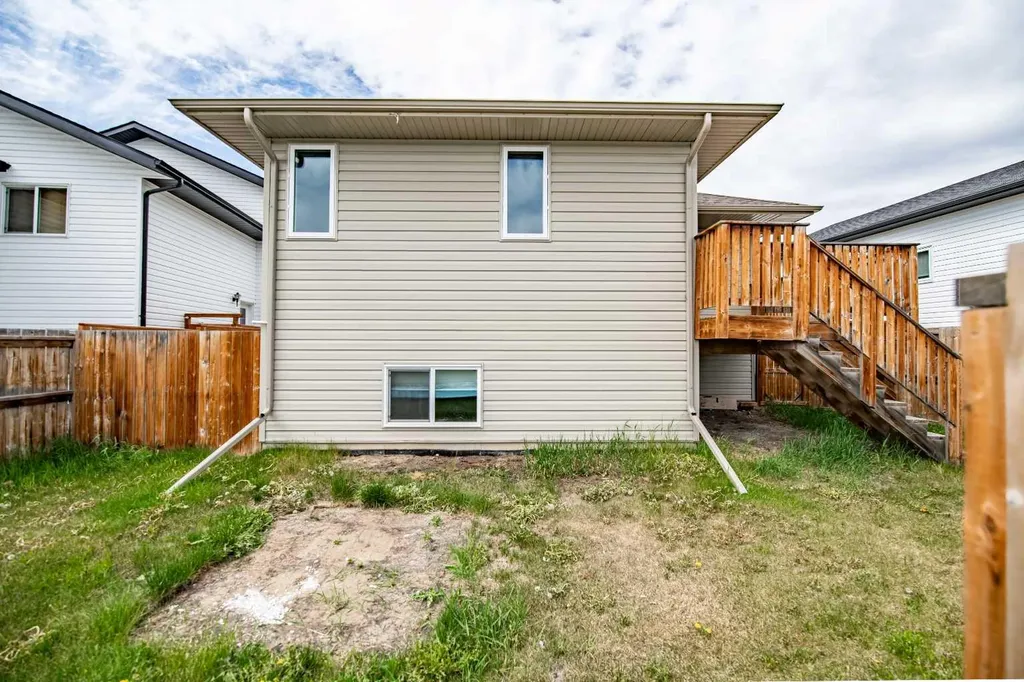 727 Cypress Lane Springbrook AB T4S 0N9
