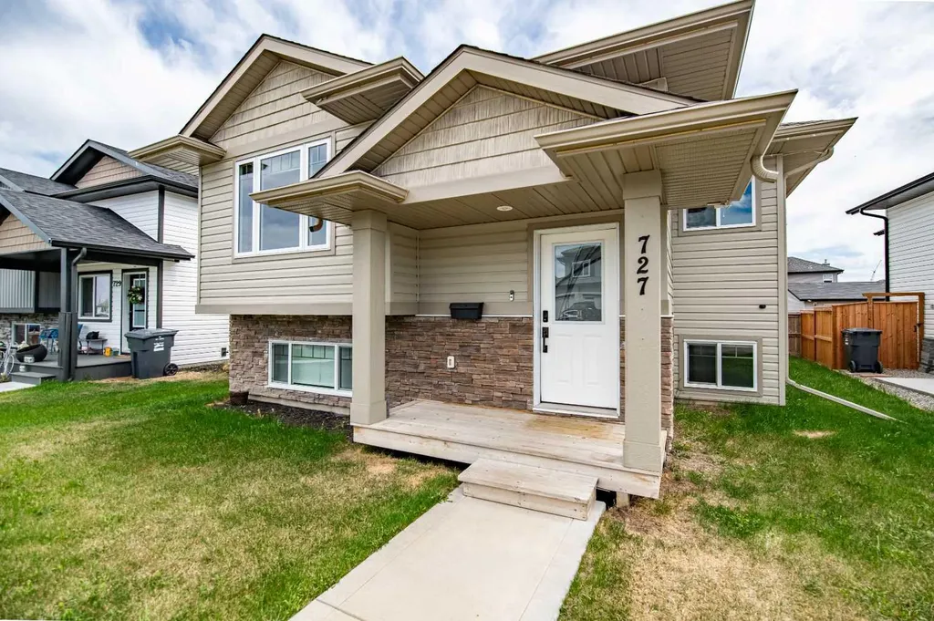 727 Cypress Lane Springbrook AB T4S 0N9