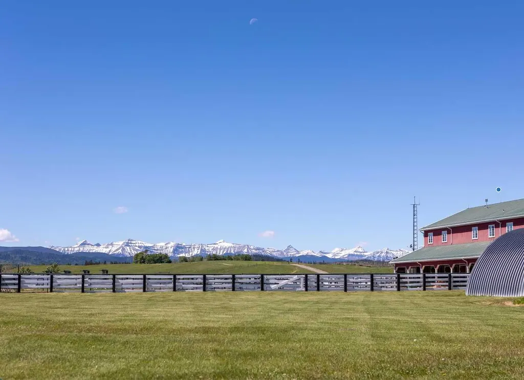 224253 434 Avenue West Rural Foothills County AB T0L2A0