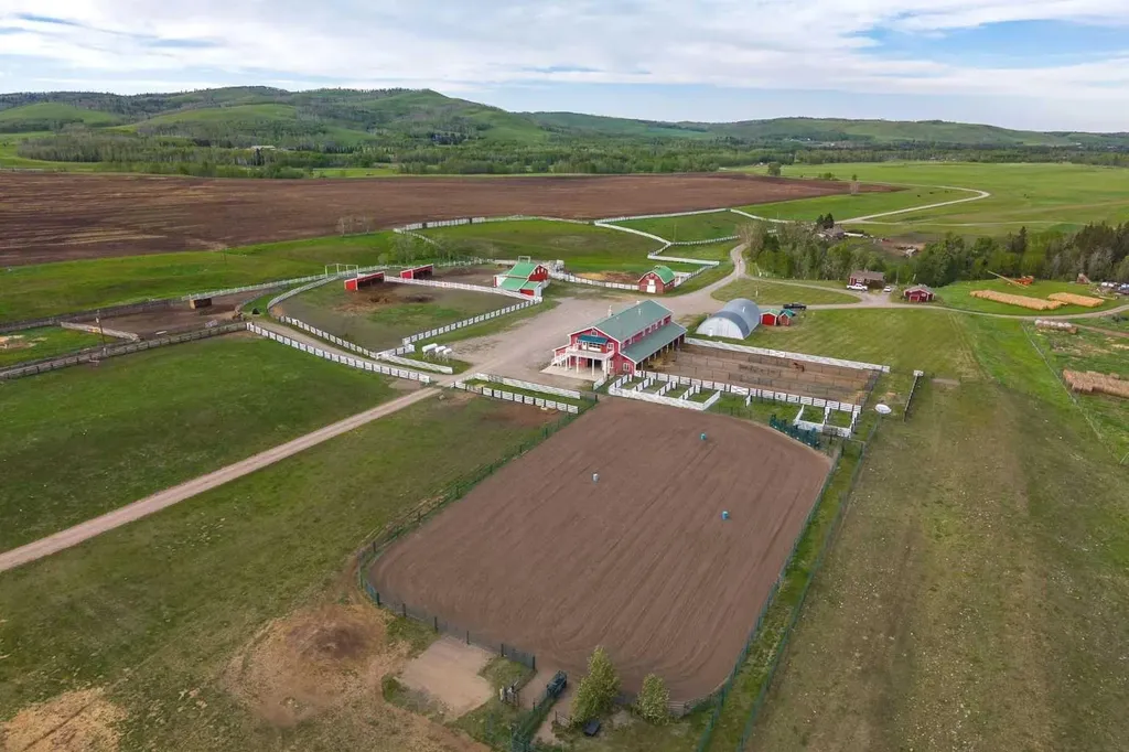 224253 434 Avenue West Rural Foothills County AB T0L2A0