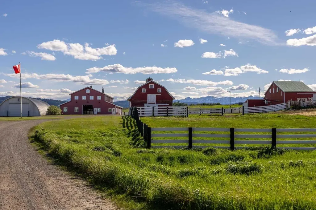 224253 434 Avenue West Rural Foothills County AB T0L2A0