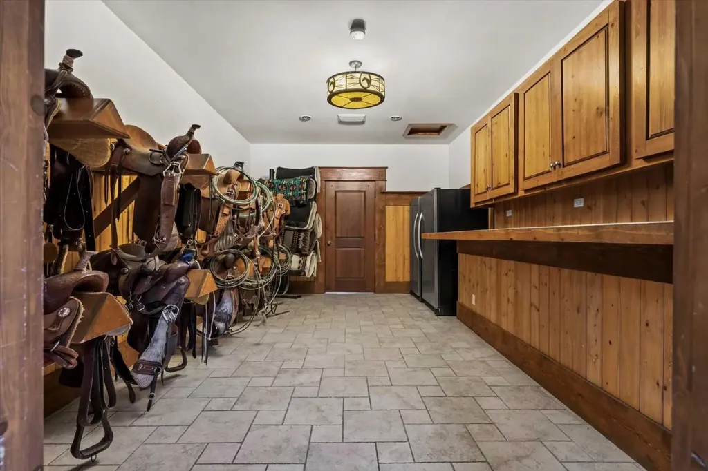 224253 434 Avenue West Rural Foothills County AB T0L2A0