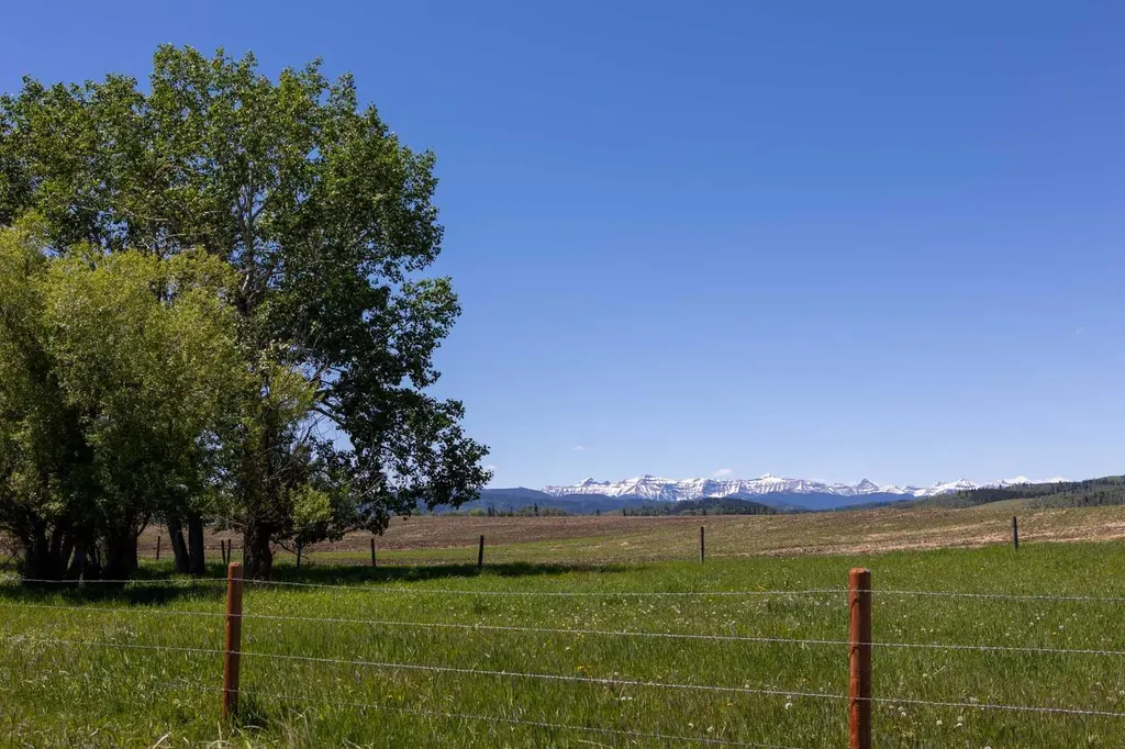 224253 434 Avenue West Rural Foothills County AB T0L2A0