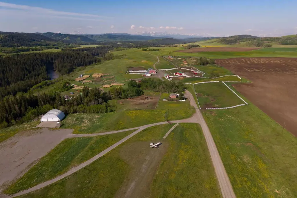 224253 434 Avenue West Rural Foothills County AB T0L2A0