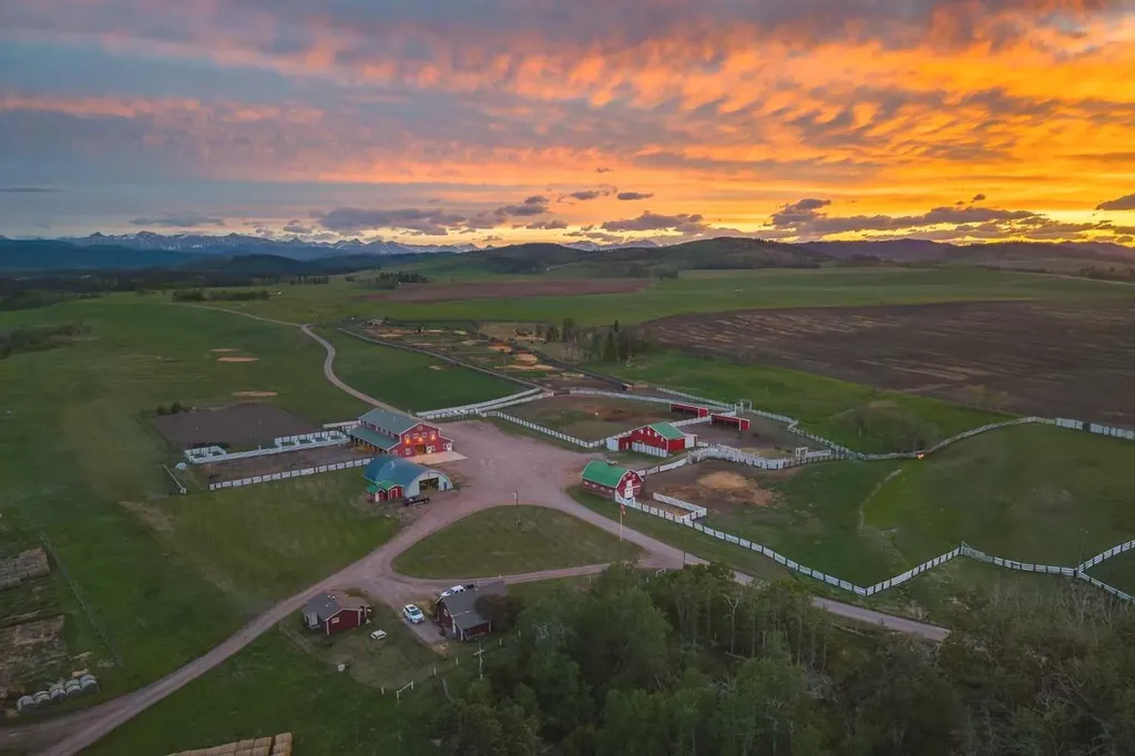 224253 434 Avenue West Rural Foothills County AB T0L2A0