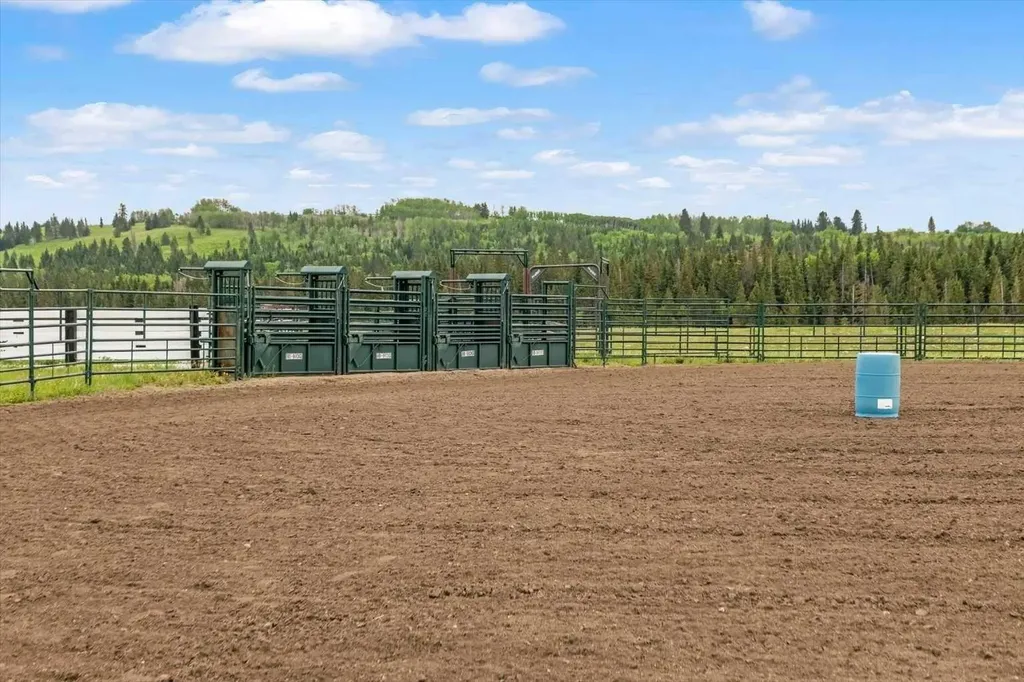 224253 434 Avenue West Rural Foothills County AB T0L2A0