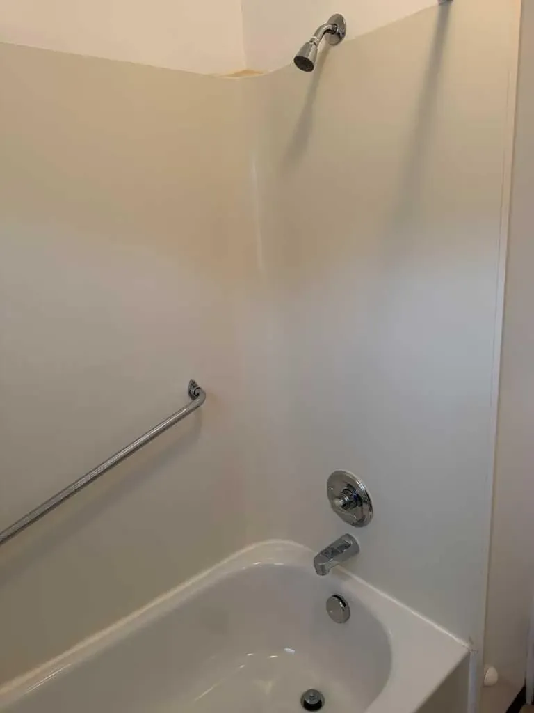 46 2 Street NW Medicine Hat AB T1A 6J1