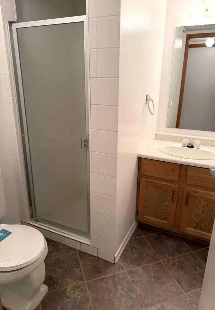 46 2 Street NW Medicine Hat AB T1A 6J1