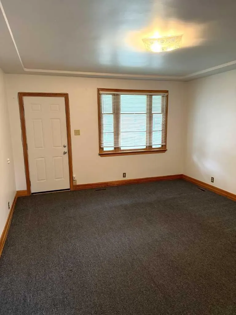 46 2 Street NW Medicine Hat AB T1A 6J1