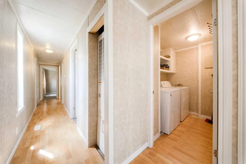 6220 17 Avenue SE Calgary AB T2A 0W6