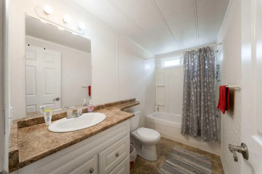 6220 17 Avenue SE Calgary AB T2A 0W6