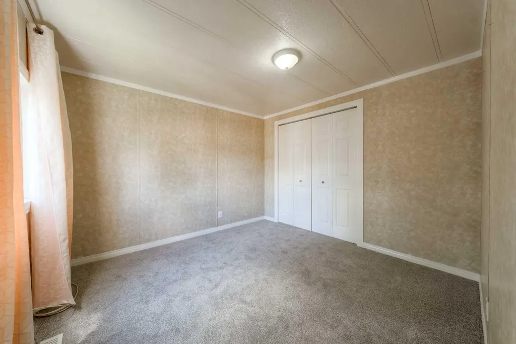 6220 17 Avenue SE Calgary AB T2A 0W6
