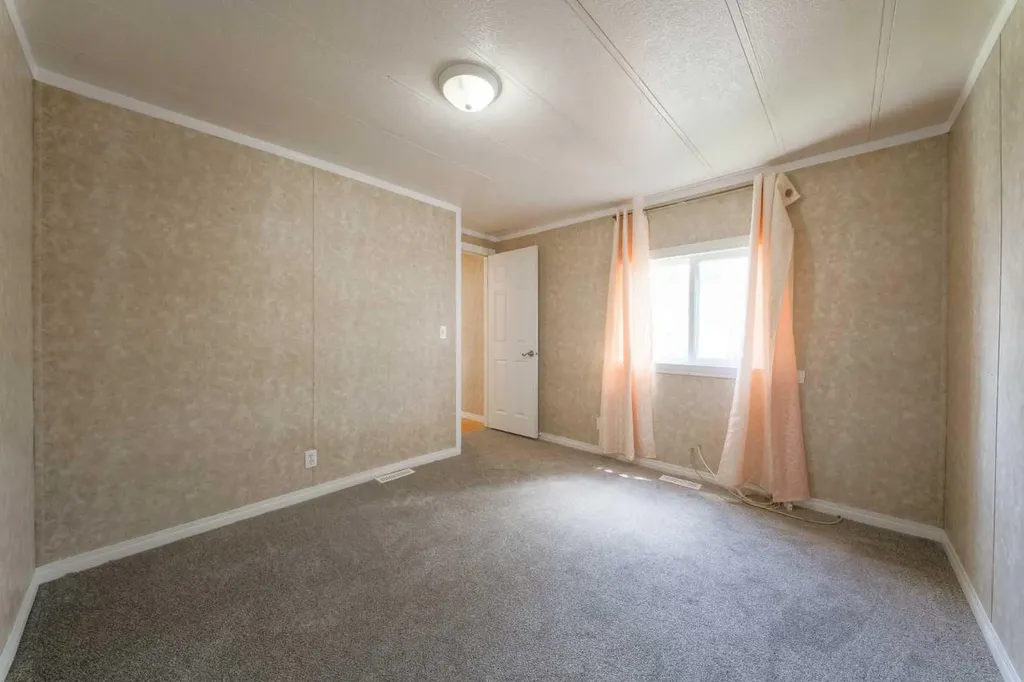 6220 17 Avenue SE Calgary AB T2A 0W6