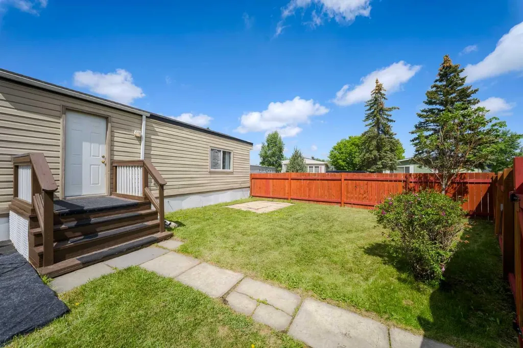 6220 17 Avenue SE Calgary AB T2A 0W6
