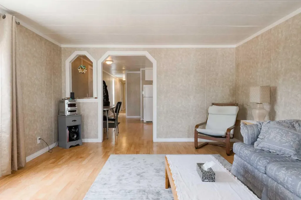 6220 17 Avenue SE Calgary AB T2A 0W6