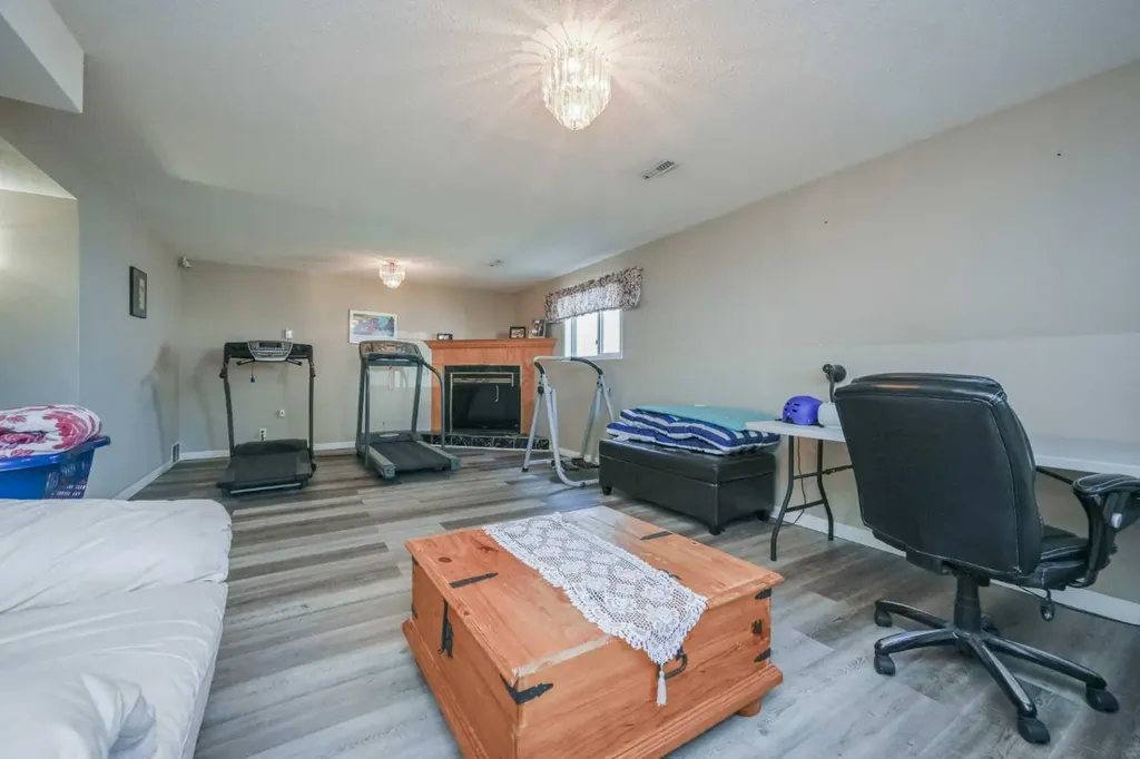 12017 95b Street Grande Prairie AB T8V 6X7