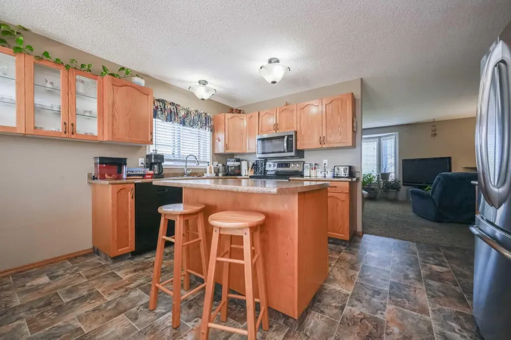 12017 95b Street Grande Prairie AB T8V 6X7